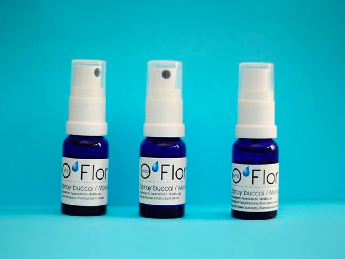 Hydrolats Cette image d'illustration représente trois hydrolats en spray